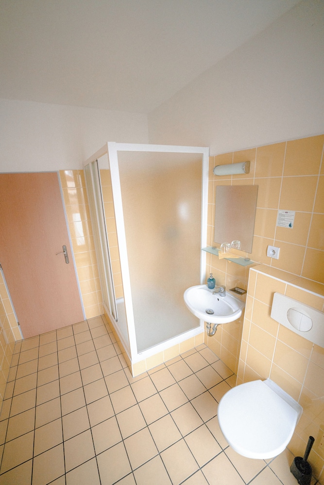 Economy Suite photo 3