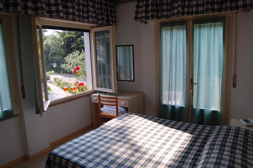 Double or Twin Room photo 2