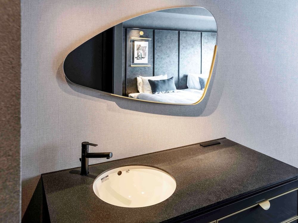 Superior Twin Room, 2 Twin Beds (with Washing Machine) - Photo 7