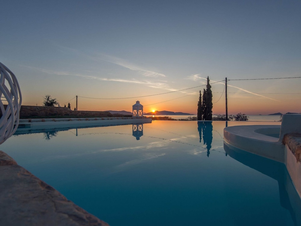 Villa photo 2