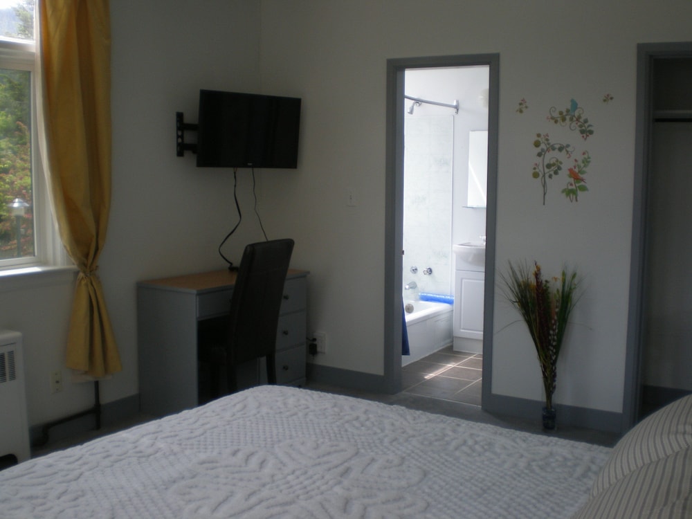 Standard Room, 1 Queen Bed photo 1