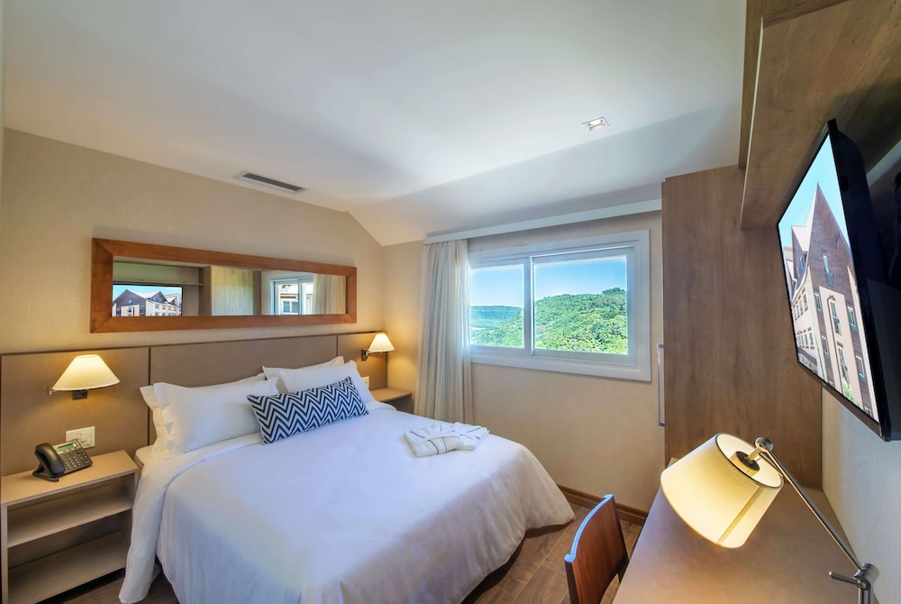 Standard Room, 1 Queen Bed, Non Smoking photo 1