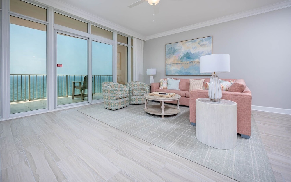 Condo, 3 Bedrooms