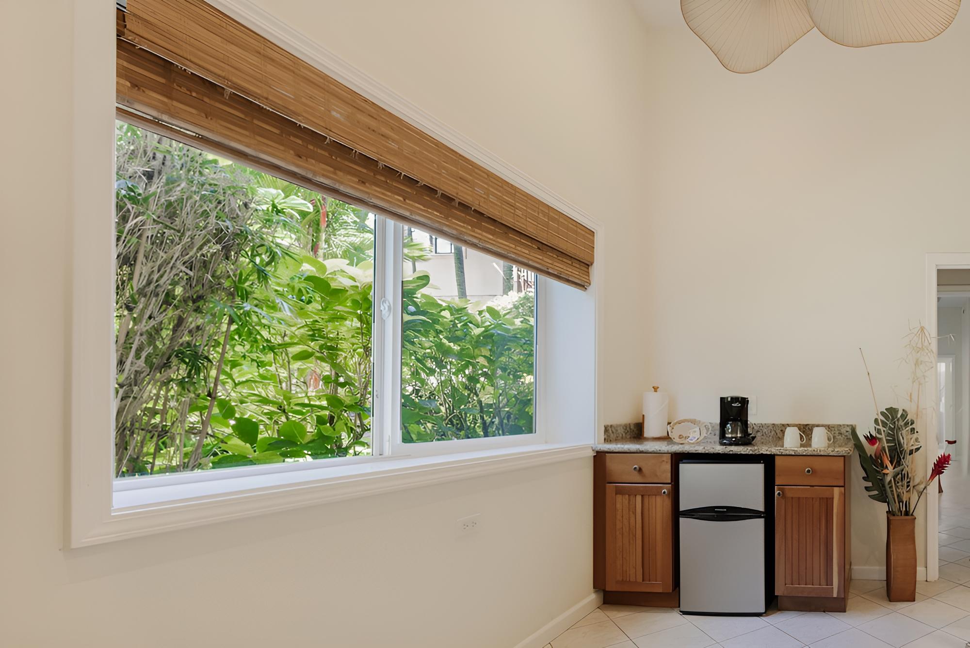 Deluxe 1 Bedroom Suite, Tv Room, 1 King Bed, Private Bathroom, Ocean View, Non Smoking photo 3