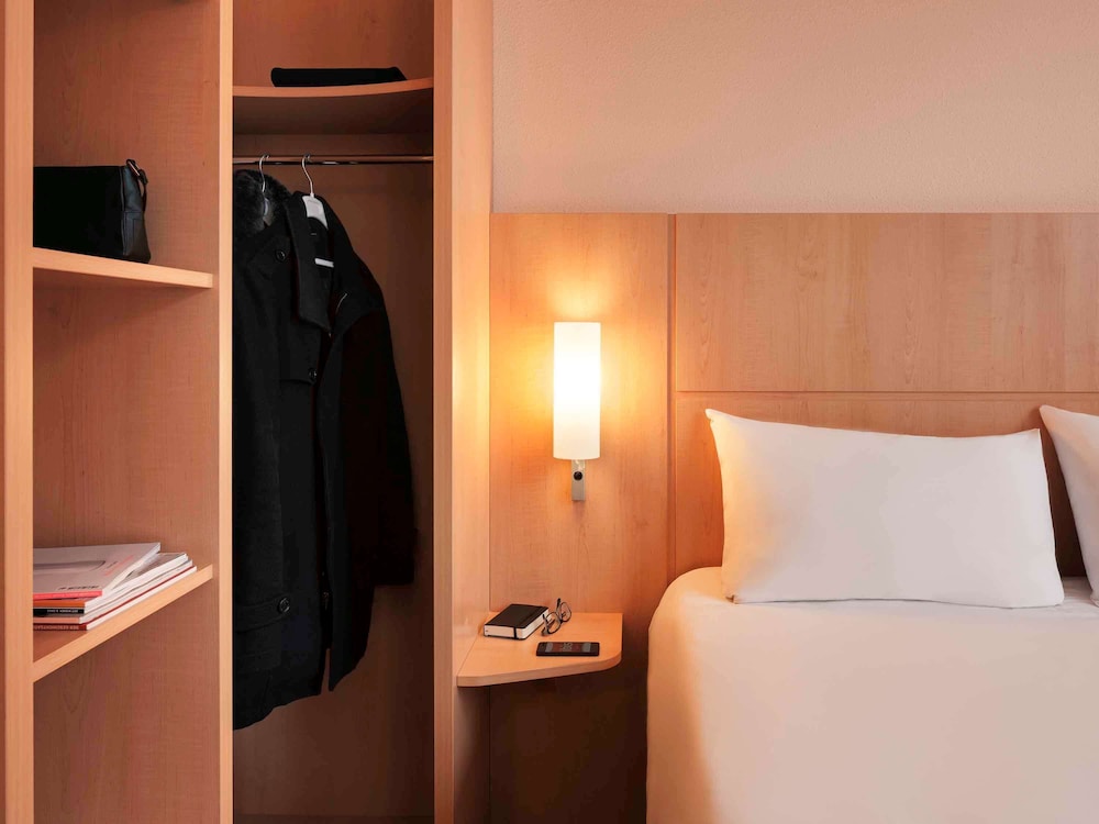 Standard Double Room, 1 Double Bed (New Sleep Easy Concept) - Photo 5