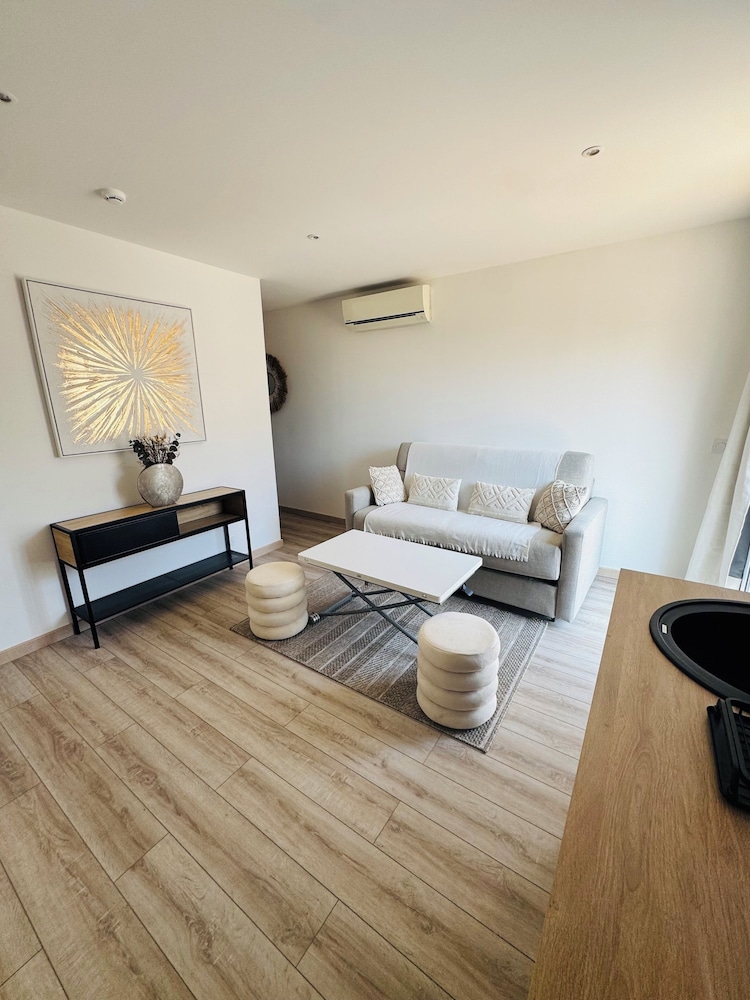 Comfort Suite photo 1