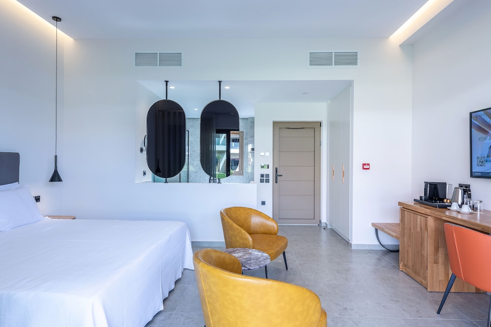Superior Room, 1 Queen Bed, Private Pool, Sea View photo 3