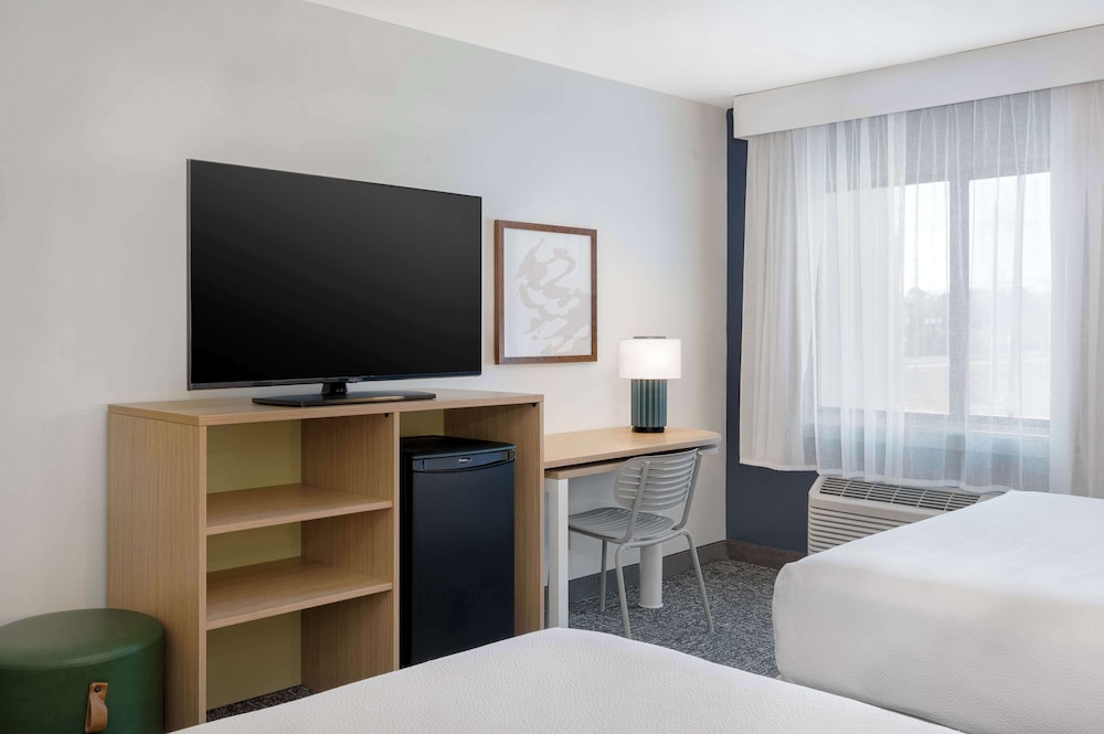 Room, 2 Queen Beds - Photo 1