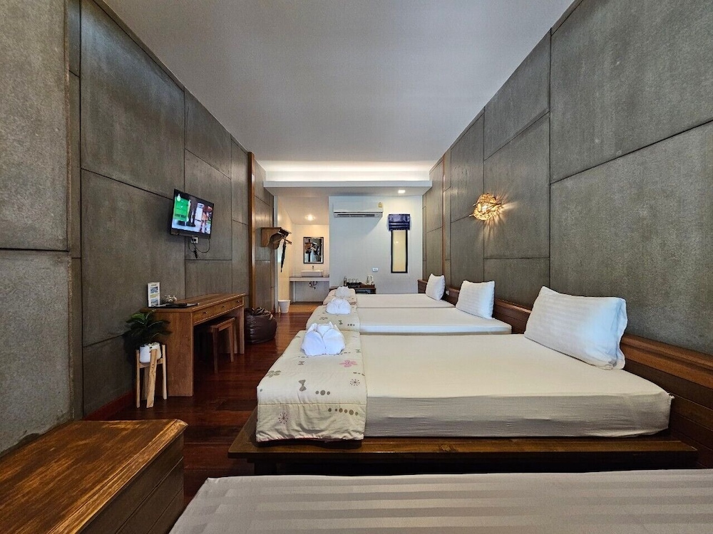 Deluxe Triple Room