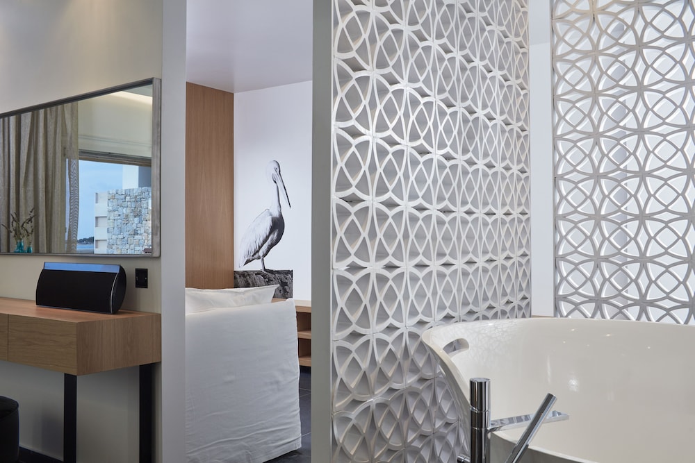 Deluxe Suite, Sea View - Photo 5