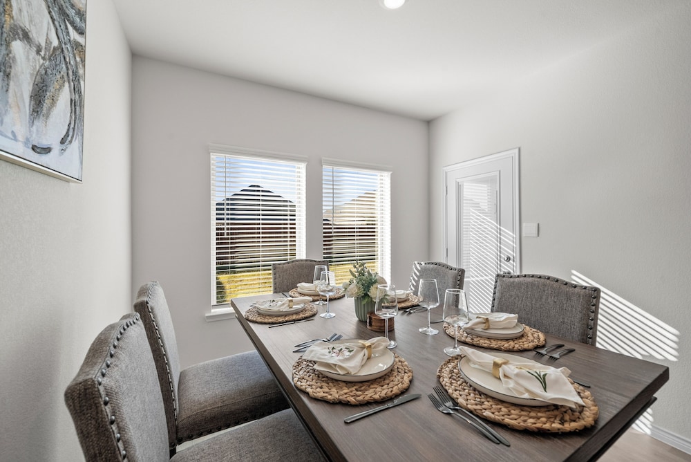 Luxurious 4-Bed Home in Aubrey TX, Billede 6
