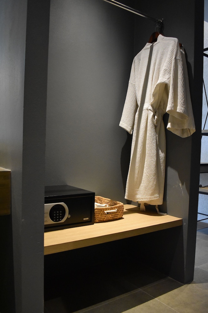 Grand Superior Room - Photo 13