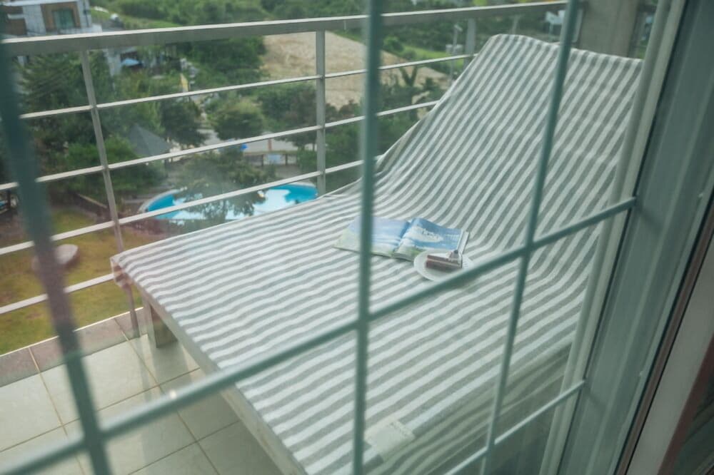 Luxury Room, 1 King Bed, Terrace photo 2