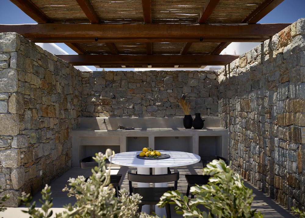 One-Bedroom Villa Sea View & Private Pool - Photo 9