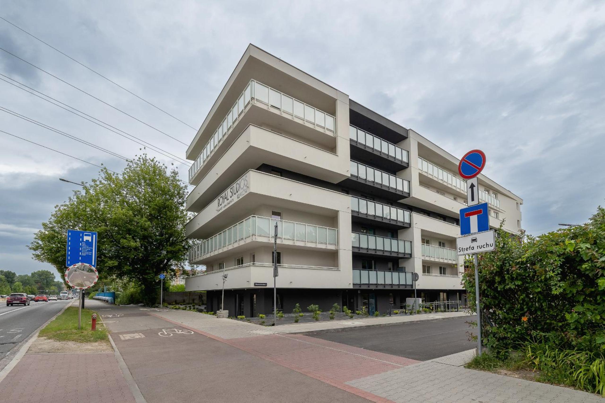 Studio with Balcony