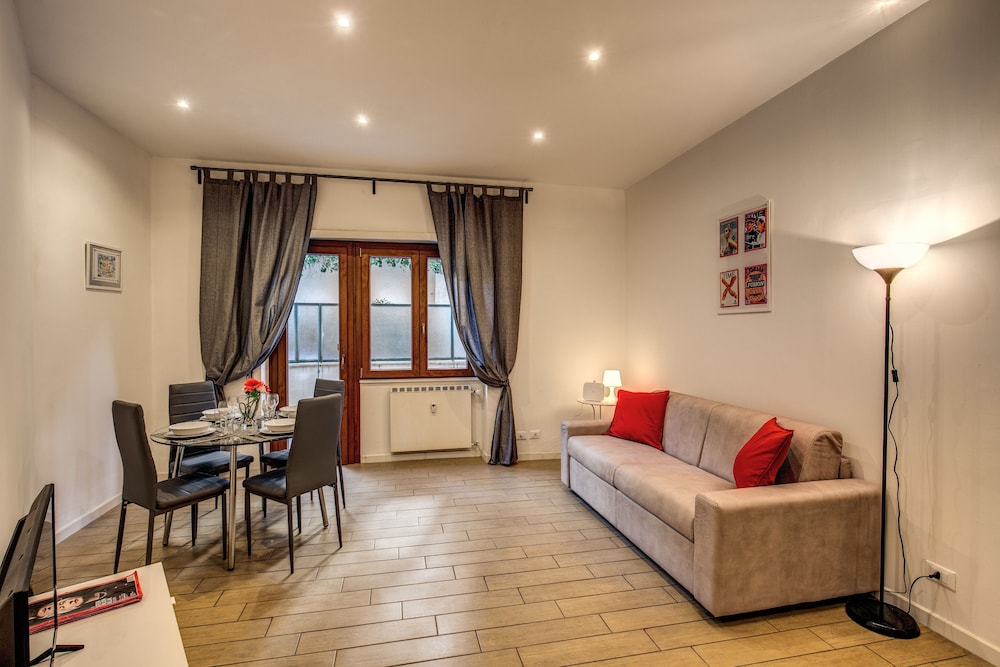 Deluxe Apartment, 2 Bedrooms, 2 Bathrooms (Via Veio 80) photo 1