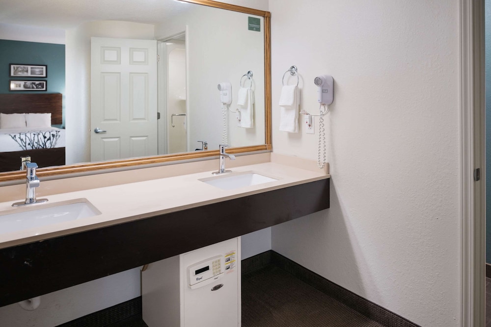 Standard Room - Photo 4