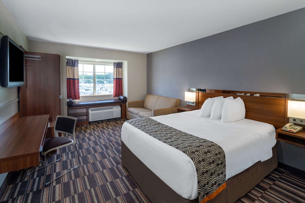 Room, 1 King Bed, Non Smoking - Photo 1