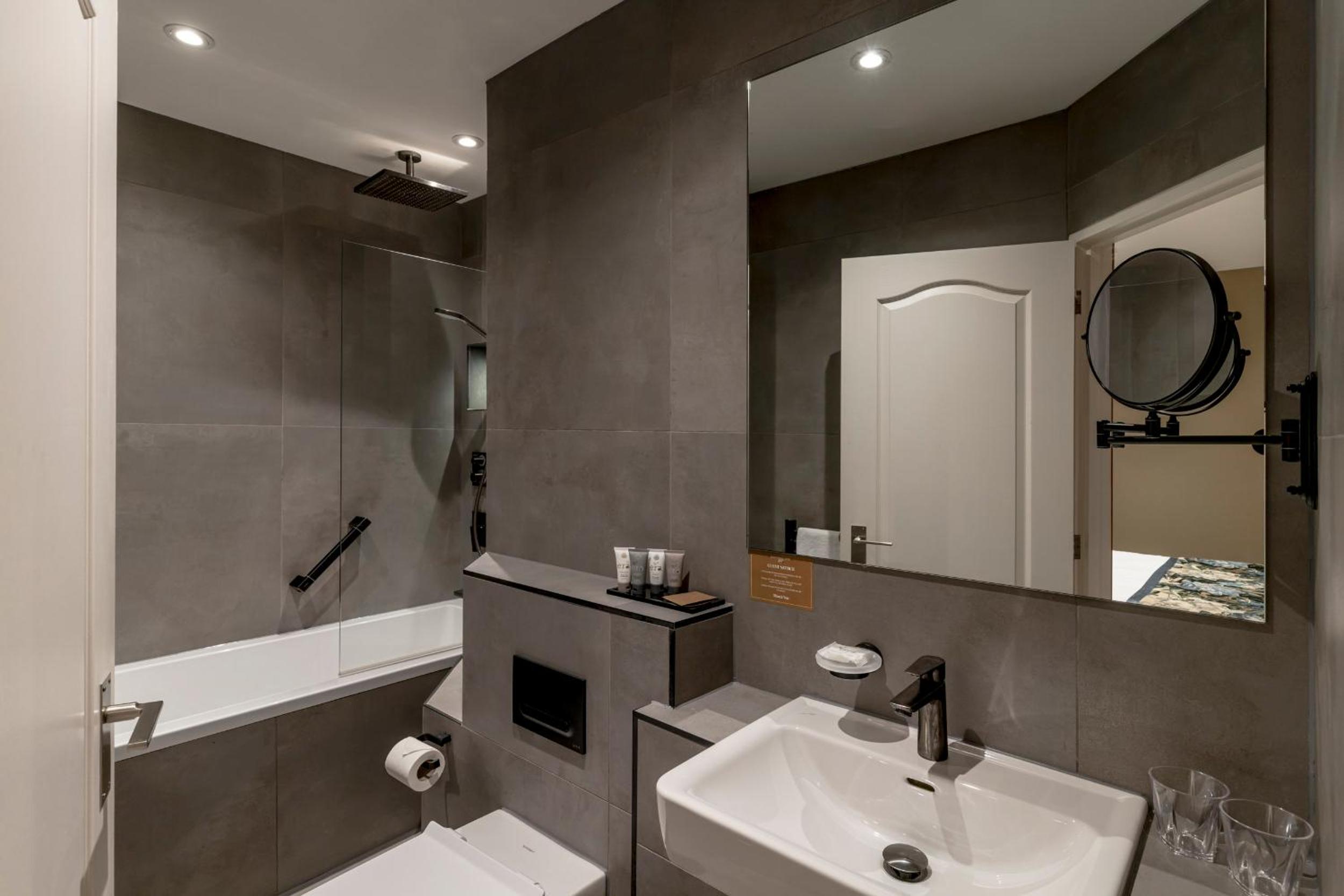Classic Double Room - Photo 5