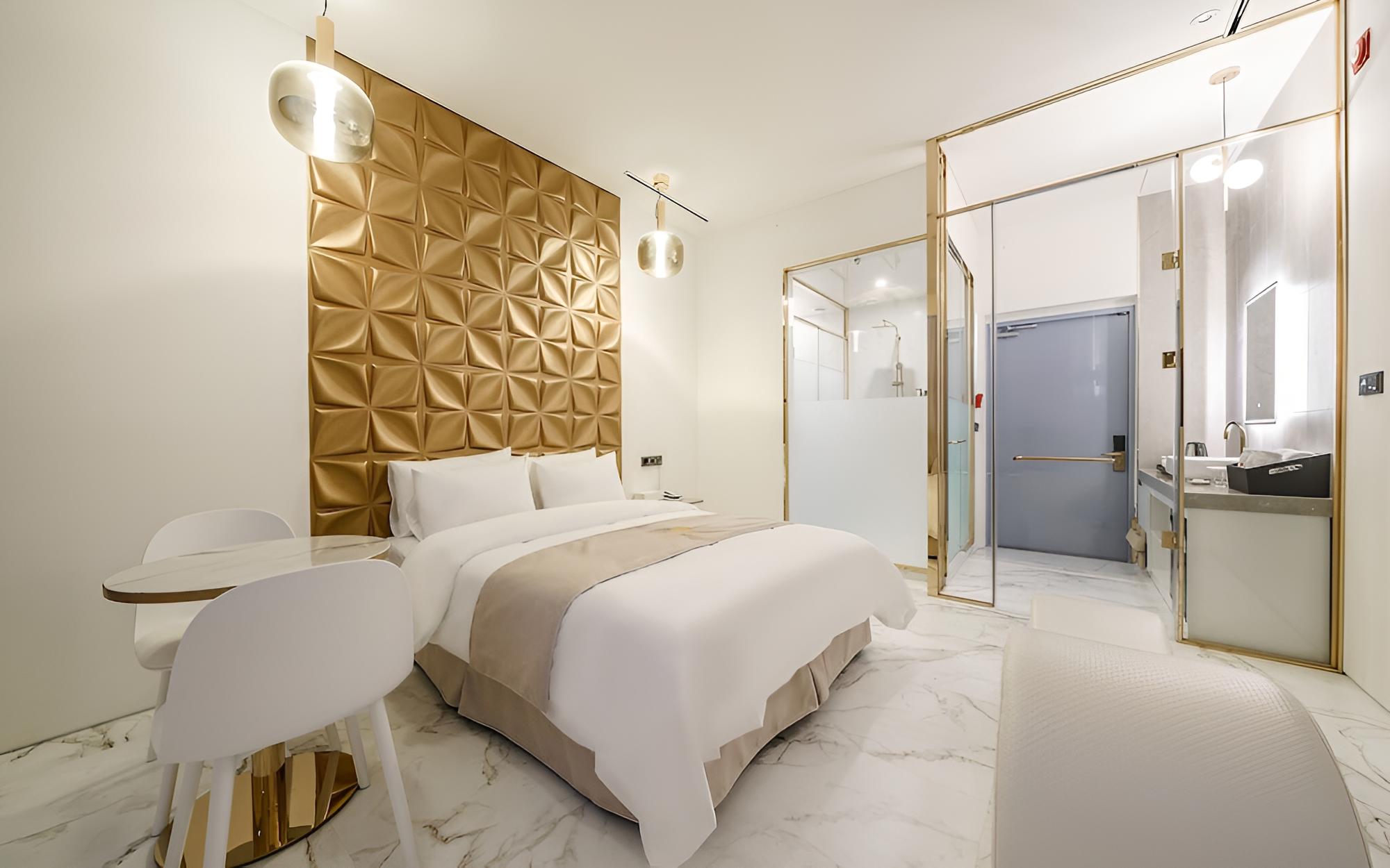 Room (White gold)