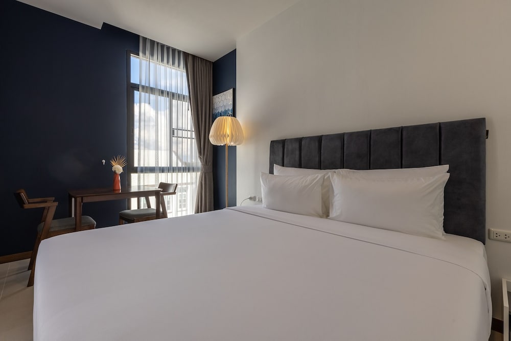 Superior King Room - Photo 27