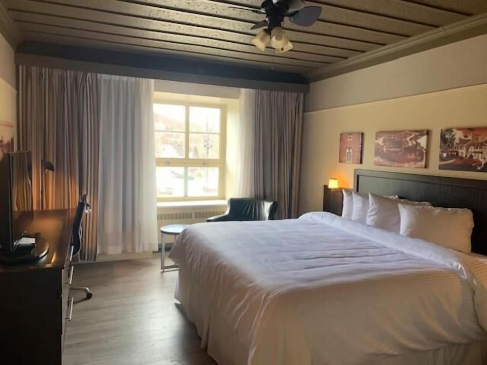 Executive Room, 1 King Bed, Sea View photo 3