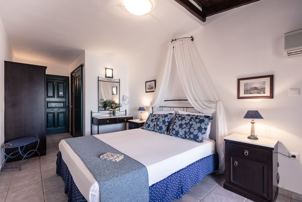 Standard Double Room, Partial Sea View - Photo 6