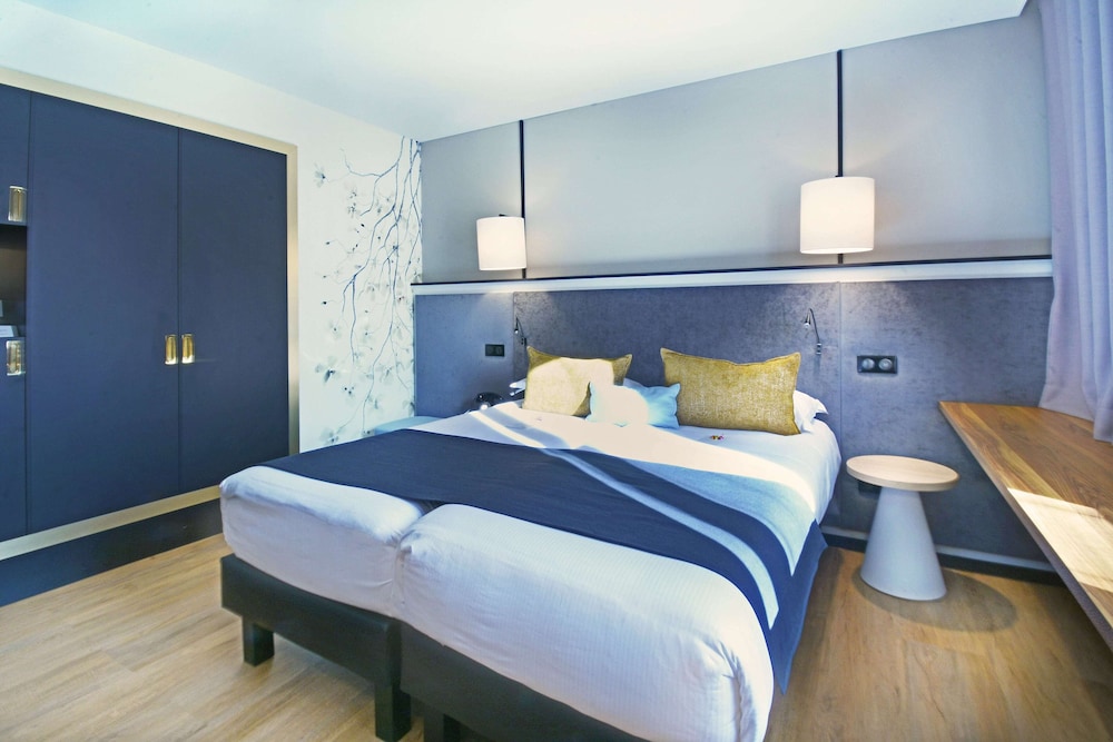 Superior Double Room, Courtyard View - Photo 3