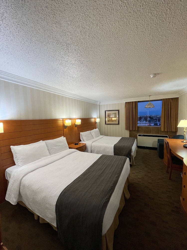Standard Room, 2 Queen Beds, Garden Area - Photo 1