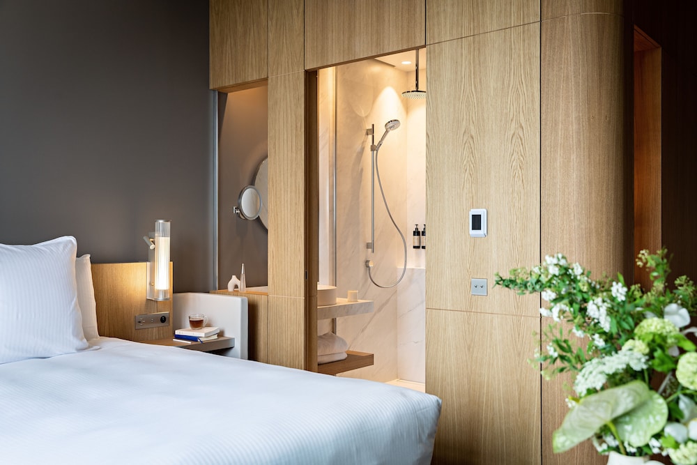 Deluxe Room, 1 King Bed, Balcony (Eiffel tower View) - Photo 2