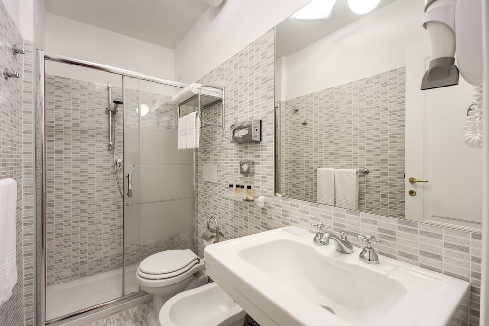 Superior Double Or Twin Room photo 3