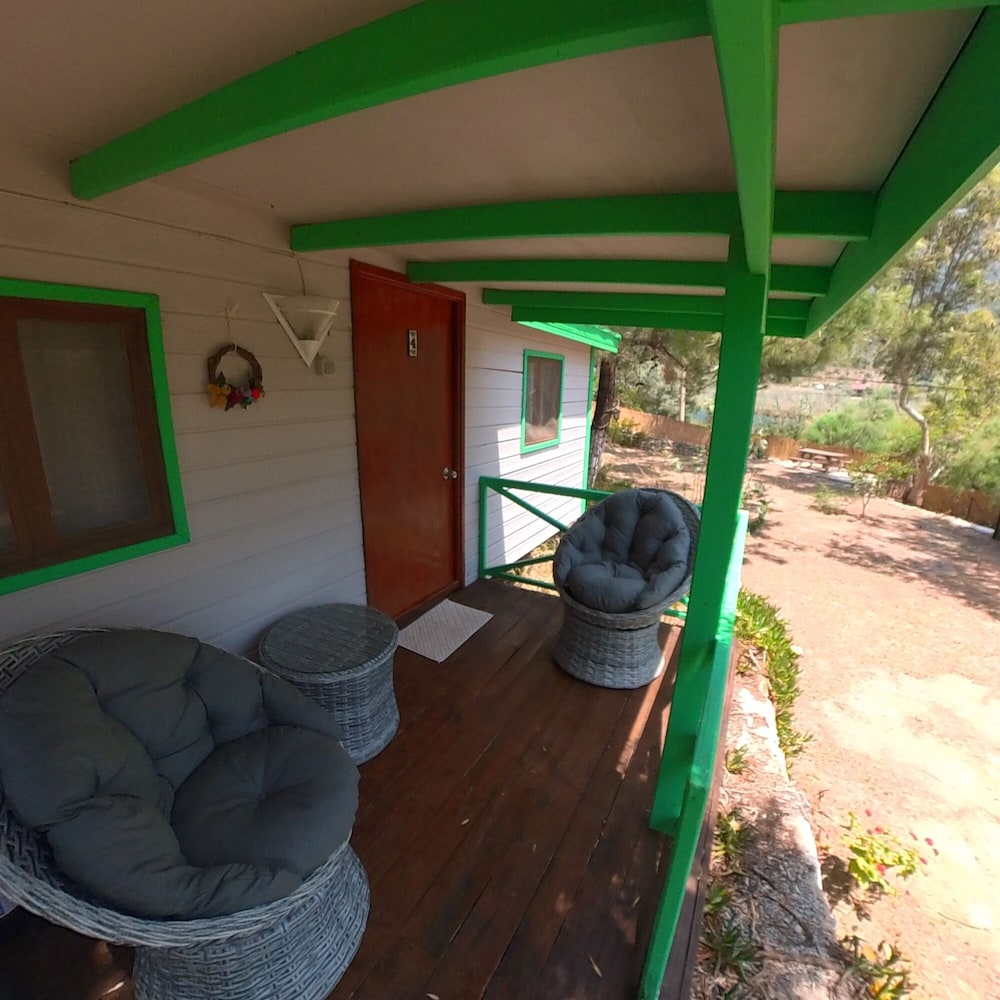 Family Bungalow, 1 Queen Bed with Sofa bed, Private Bathroom, Lake View photo 2