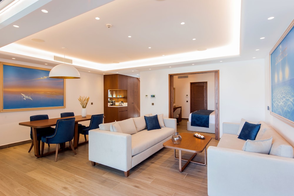 Presidential Villa 3 Bedrooms on Two Floors Sea View with Private Pool SweetSauna and Gym