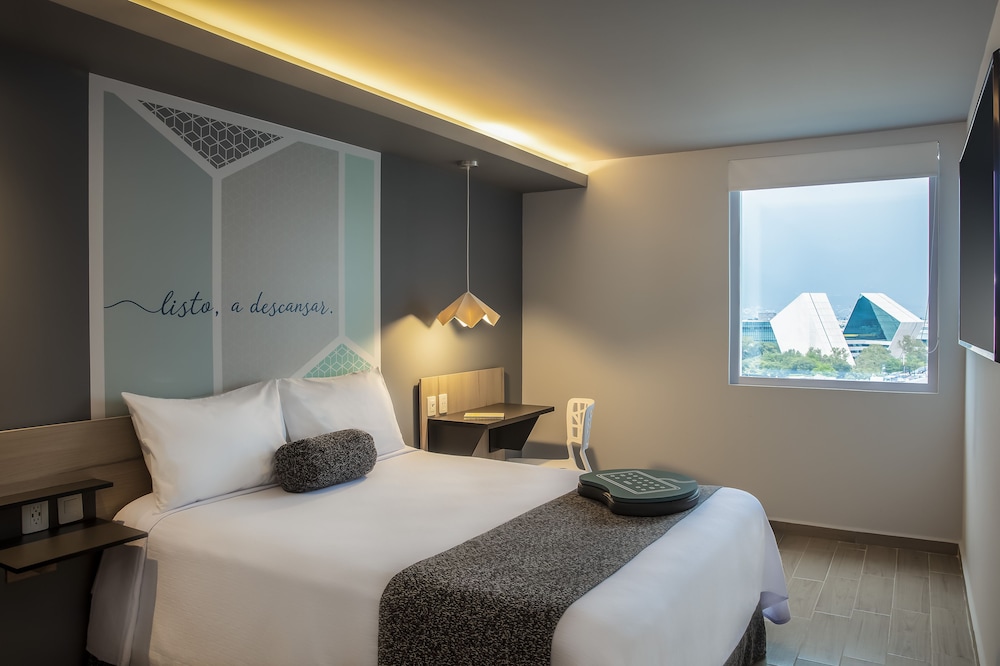 Superior Room, 1 Queen Bed, Non Smoking photo 1