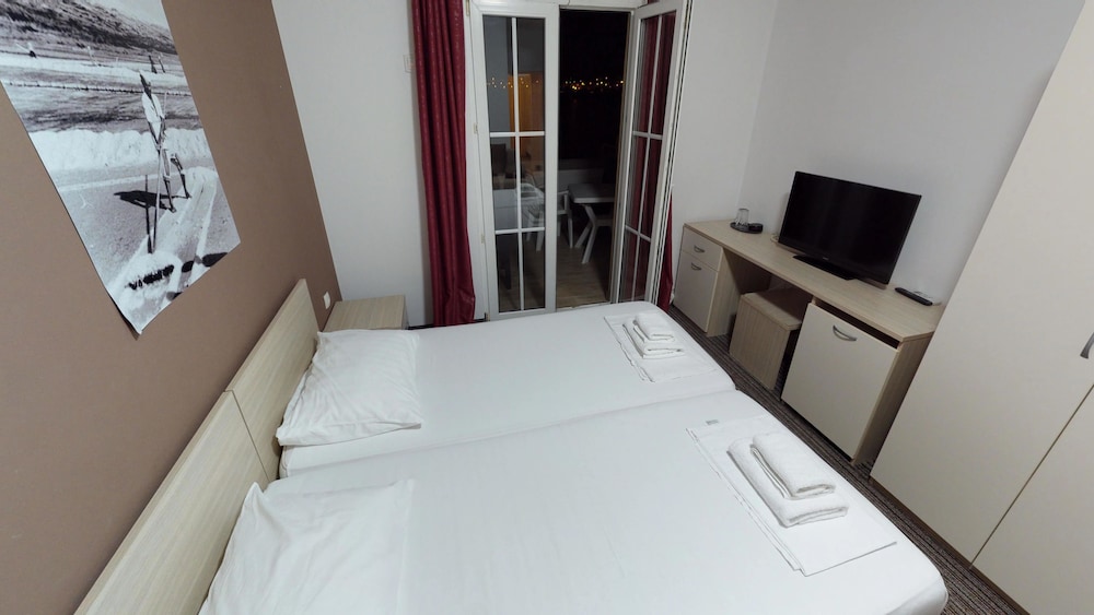 Triple Room, Balcony, Sea View photo 1