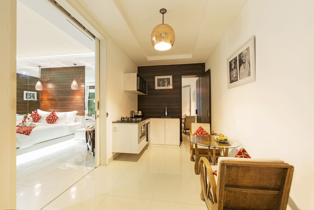 Available room thumbnail 5