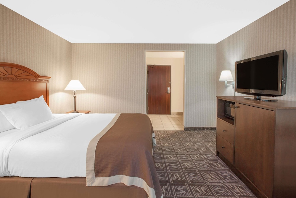 Efficiency, Room, 1 Queen Bed, Non Smoking - Photo 1