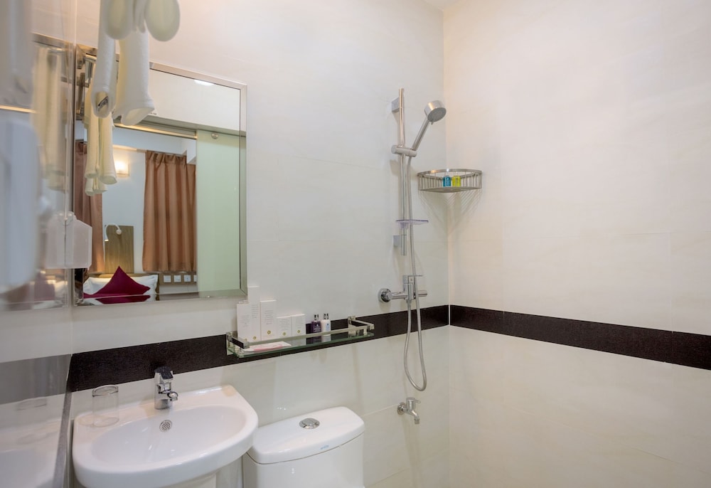Deluxe Room - Photo 19