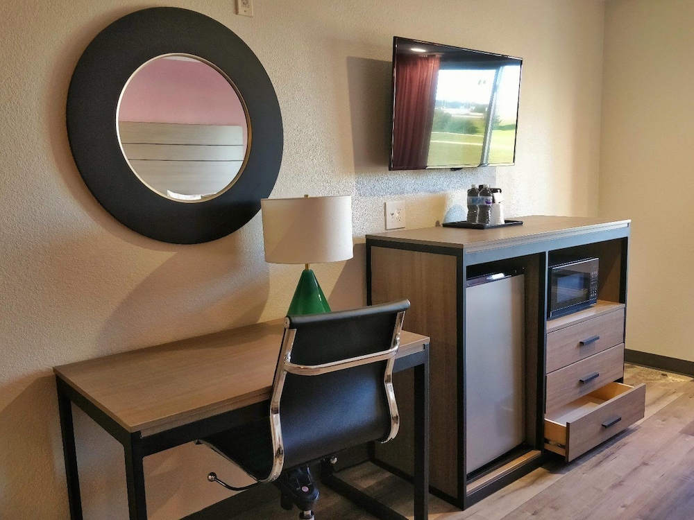 Suite, 1 Queen Bed - Photo 1