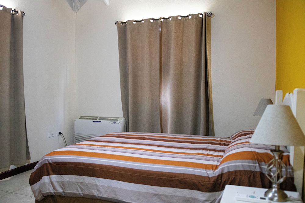 Apartment, 2 Bedrooms, Smoking photo 1