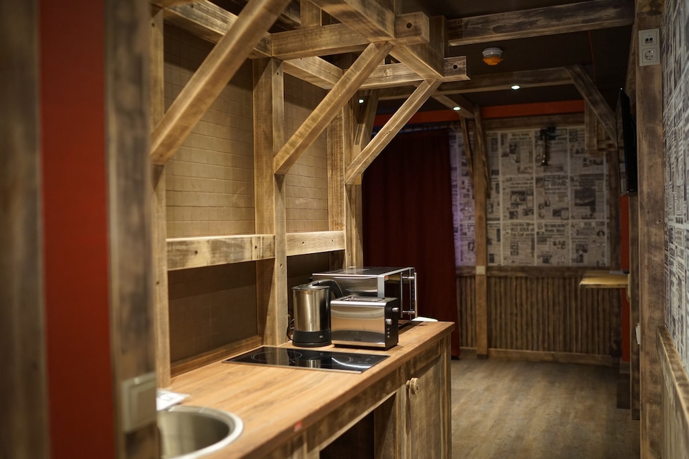 Standard Studio, Private Bathroom - Photo 15