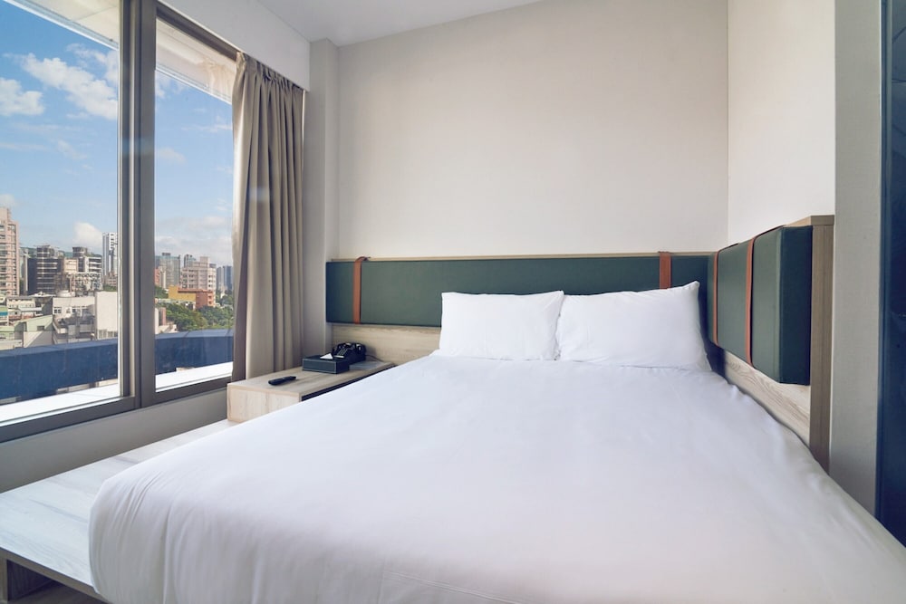 Superior Double Room, City View - Photo 1