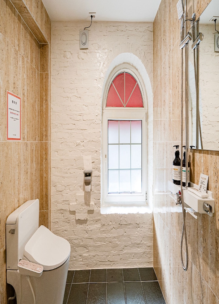Premium Double Room - Photo 13