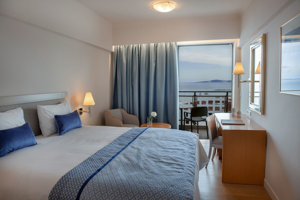Deluxe Room, Sea View - Photo 6