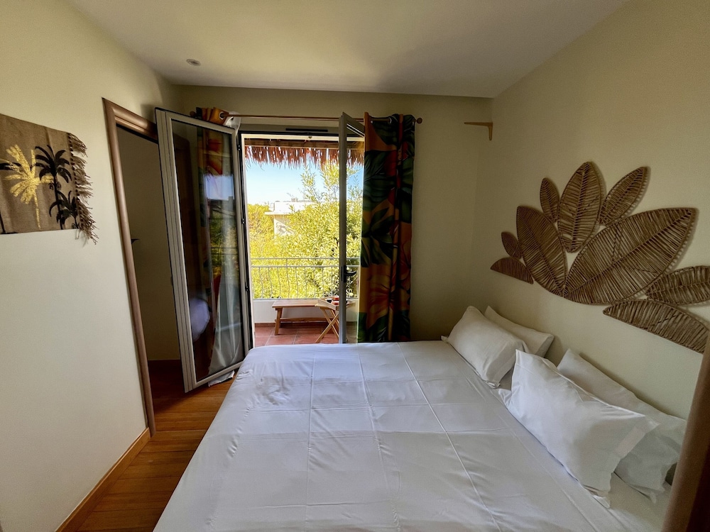 Standard Double Room (Low Floor) photo 3
