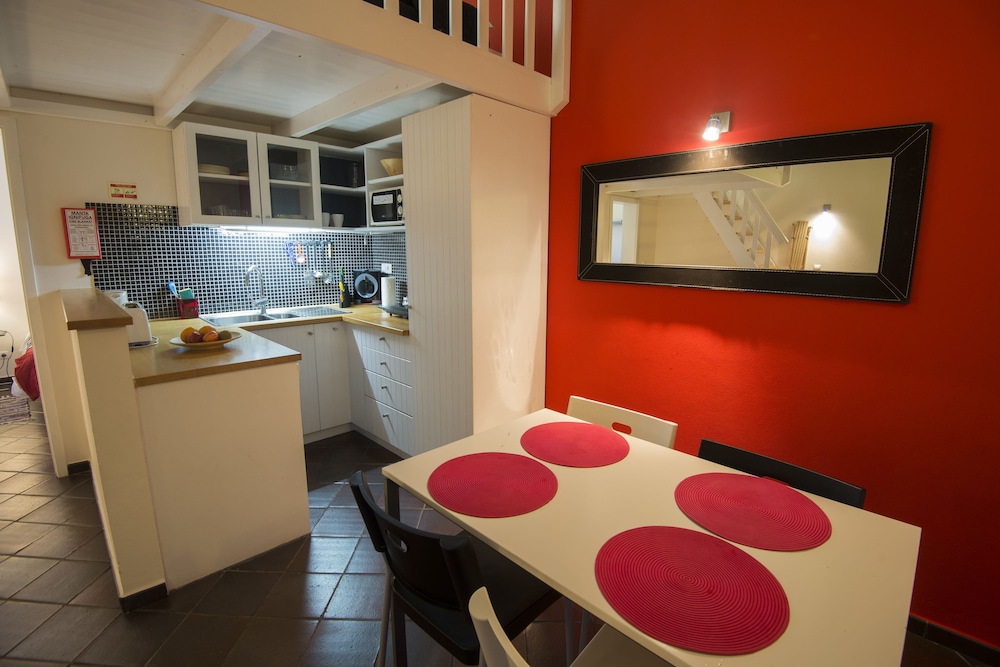Family Suite, Kitchenette, Pool View photo 3
