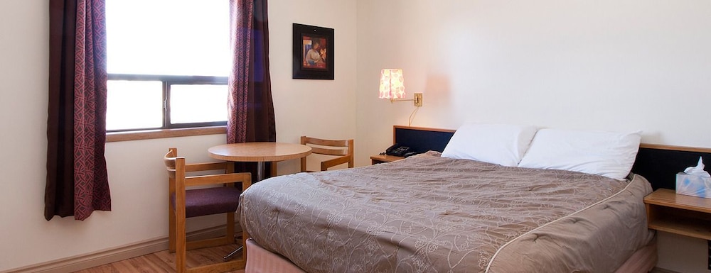Standard Room, 1 Queen Bed, Non Smoking photo 3