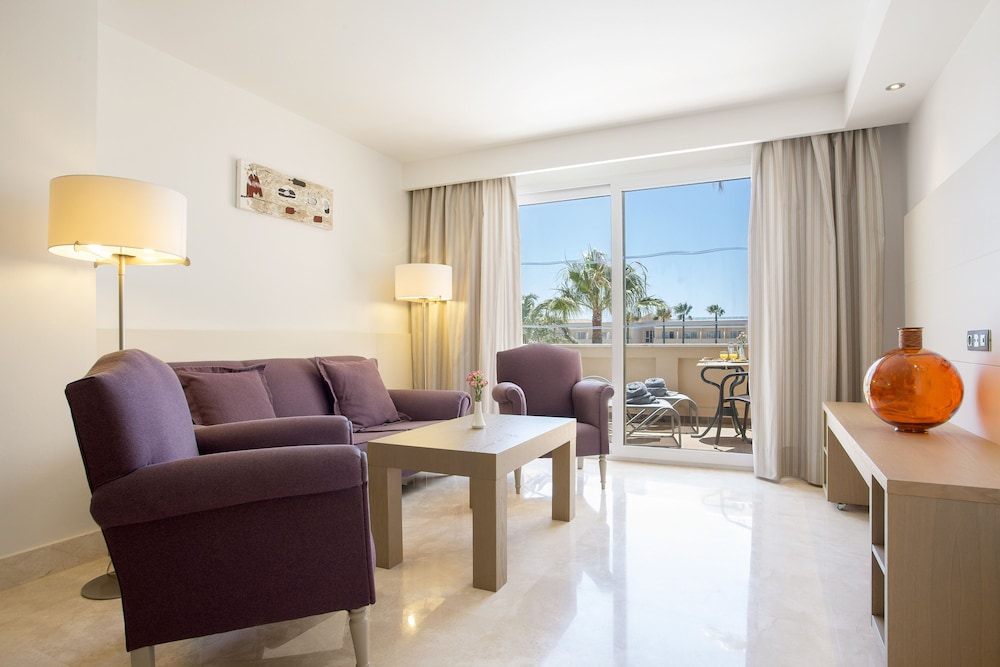 Superior Double Room, Partial Sea View photo 2
