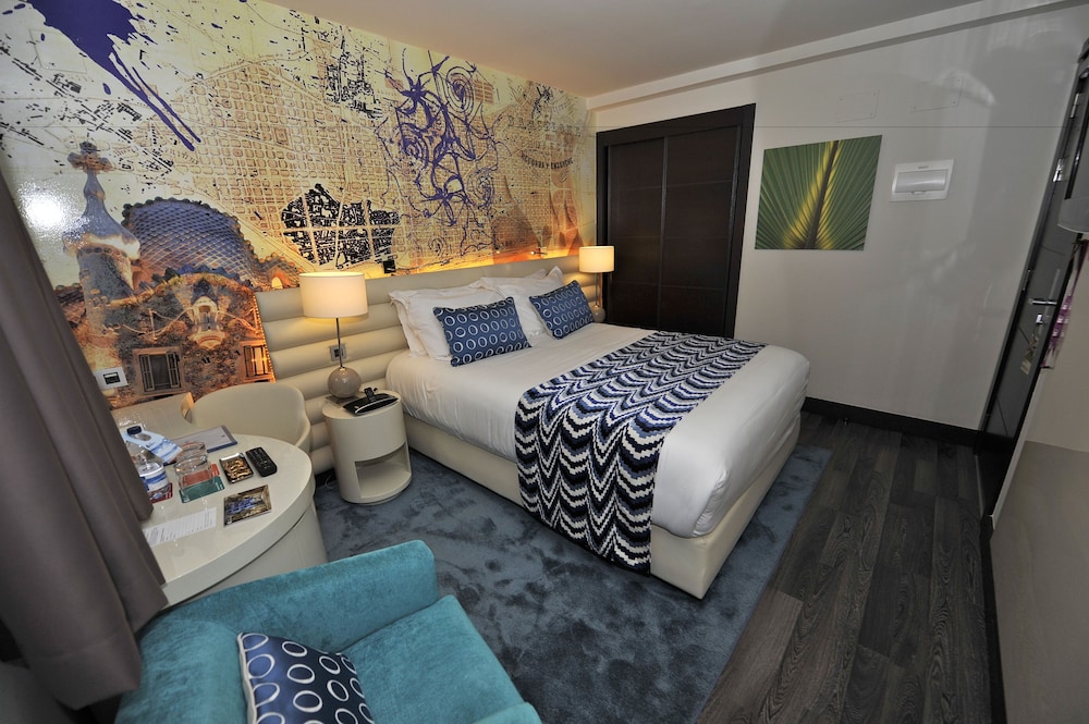 Standard Room, 1 Double Bed, Pool View photo 3