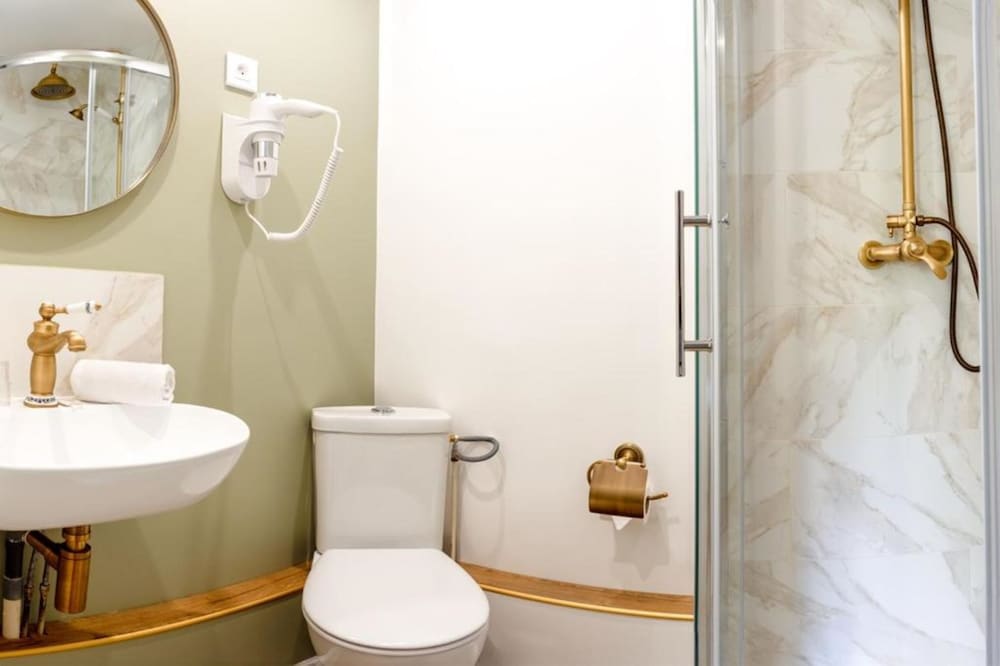 Standard Double Room - Photo 3